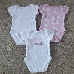 Baby girl onesie 0-3 months good condition